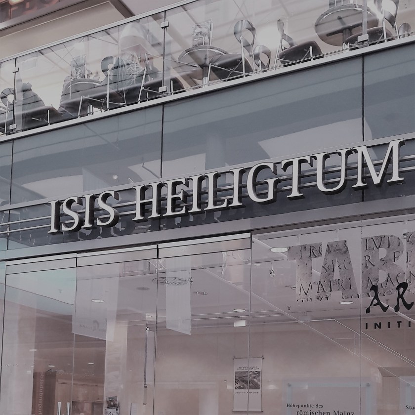 Isis Heiligtum Mainz.jpg
